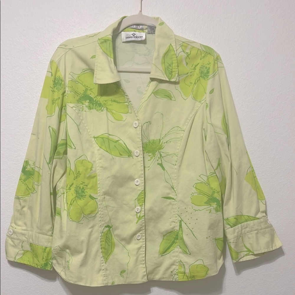 Erin London Green Floral Jacket Size Large PTP 21” EUC